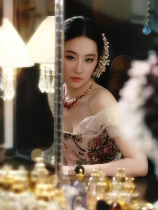 杨振宁的银行卡和存折，全在翁帆手中，不用担心争产问题