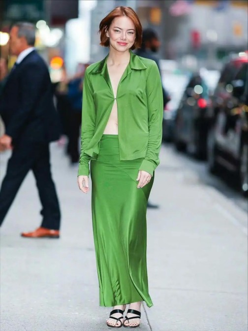 贾乃亮李小璐隔空互动 共同庆祝女儿甜馨13岁生日