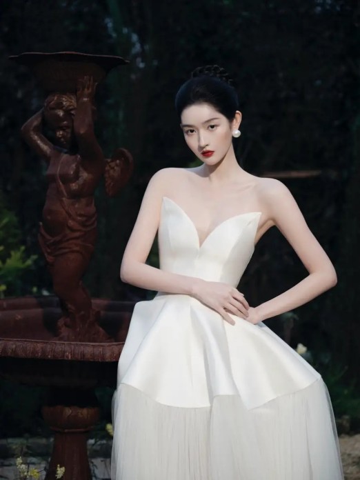 易烊千玺谈金鸡奖提名：从勇敢冲锋到审慎抉择