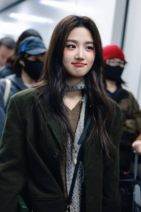 TVB力捧小花晒带娃日常！意外曝光豪宅内景，产后积极铺路复出